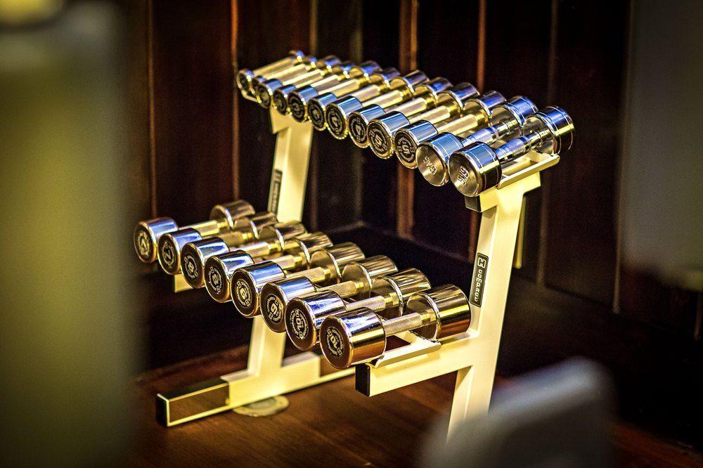 فندق كوسوموبوليتان براغ المظهر الخارجي الصورة Dumbbells on a rack
